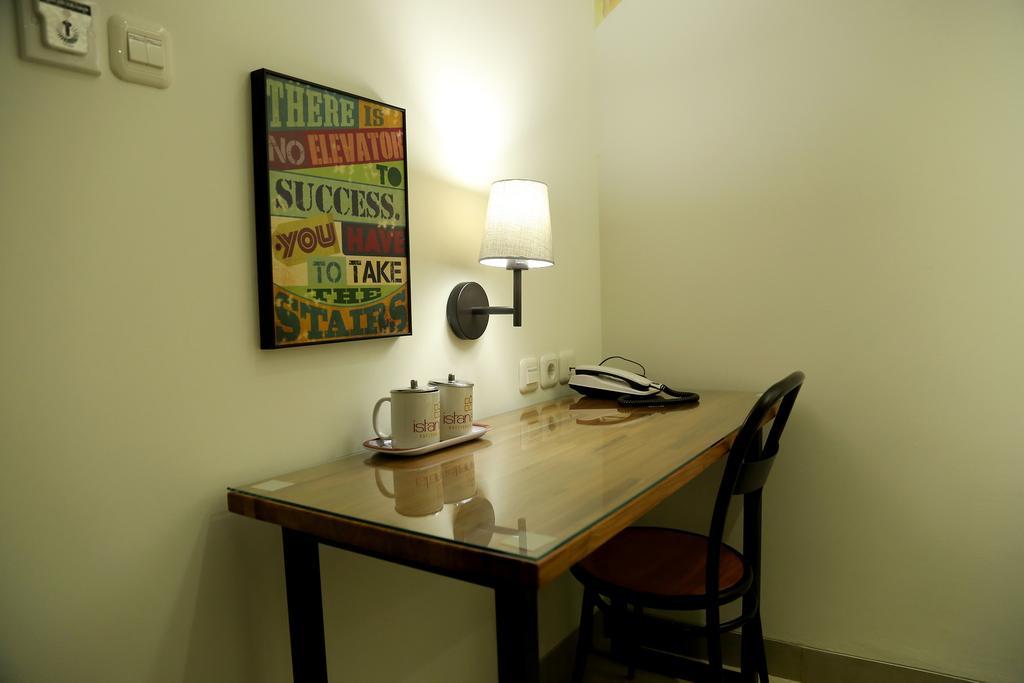 Istanaku Guesthouse 2 Manado Bilik gambar